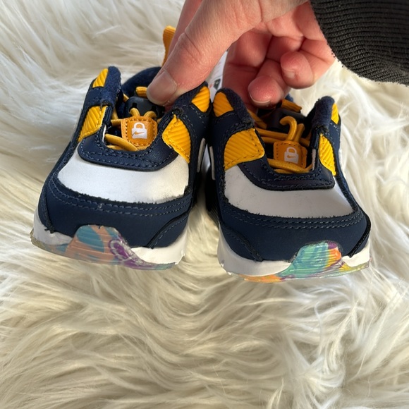 Nike Air Max 90 NWOB Toggle SE TD 'Midnight Navy University Gold' Baby 2 - Picture 6 of 9